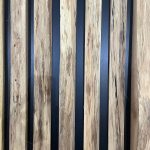 Panou riflaj decorativ stejar Live Edge natur  28-78x600x2200 mm